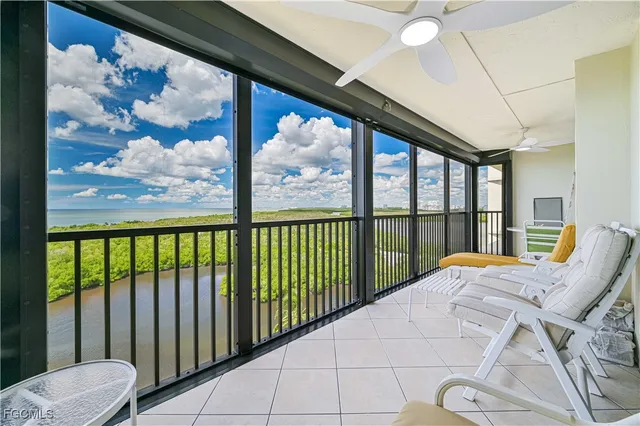 a view of a large window with an outdoor view