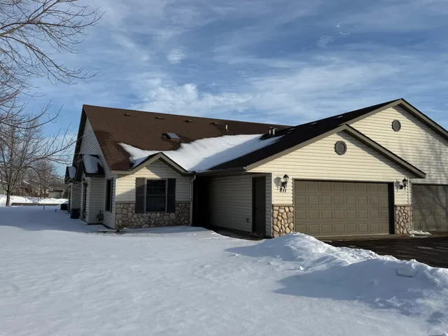 $227,500 | 811 Stonehaven Path, Milaca, MN 56353