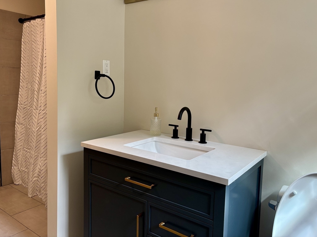 24 Cedar Hill Road Dover, MA 02030 - Photo 16 of 19