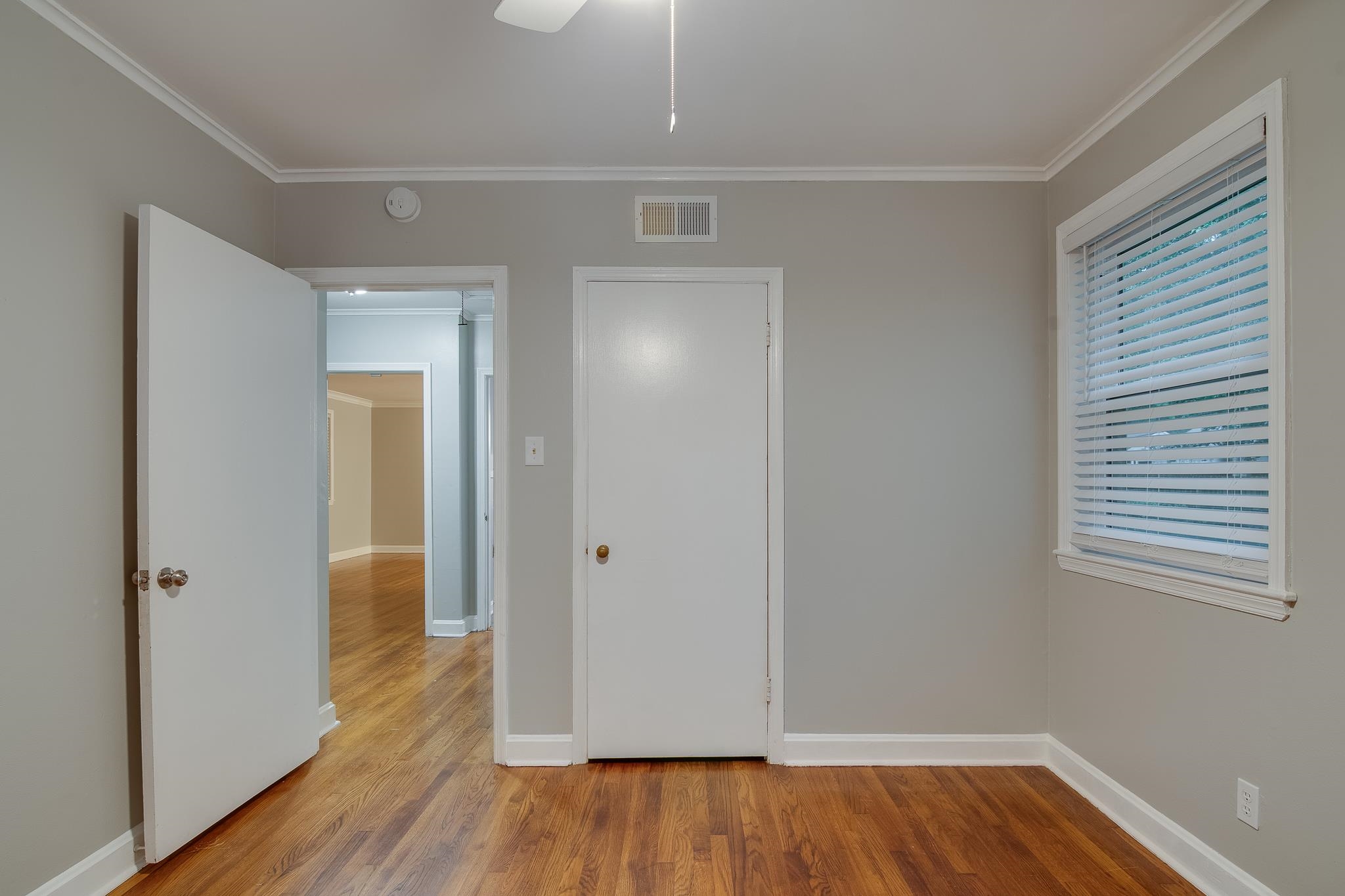 4970 Sequoia Road Memphis, TN 38117 - Photo 24 of 31 a view of hallway with wooden floor
