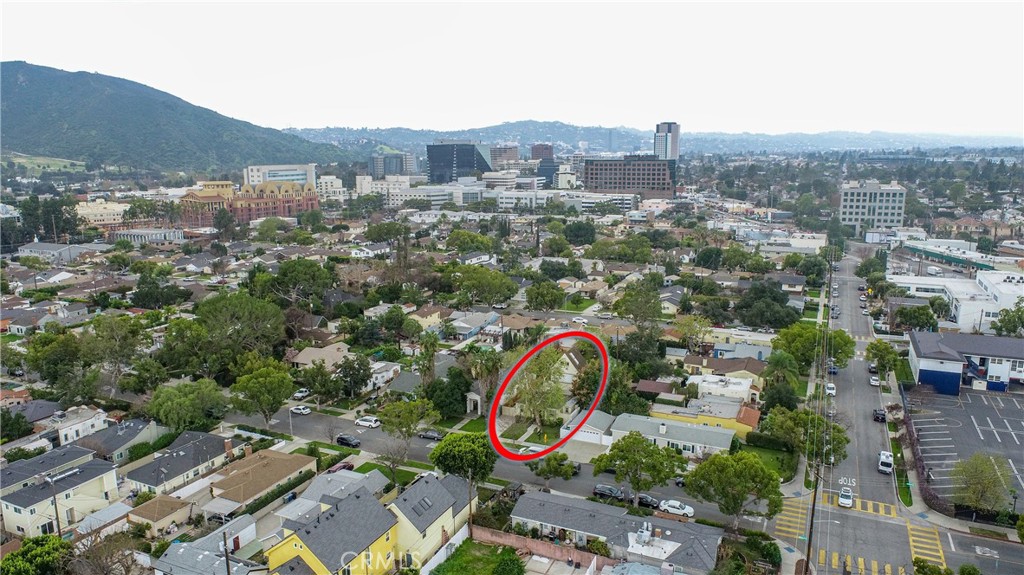 211 South Keystone Street Burbank, CA 91506 - Photo 50 of 54 an aerial view of multiple house