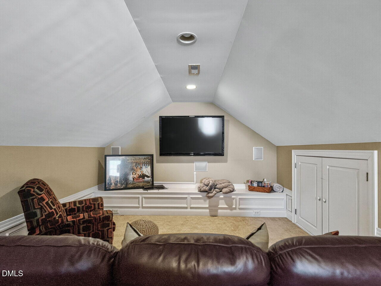 10312 Old Creedmoor Road Raleigh, NC 27613 - Photo 31 of 40 a living room with furniture