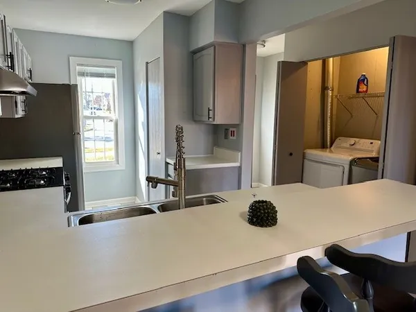 $2,400 | 1511 Crab Tree Drive, Westmont, IL 60559