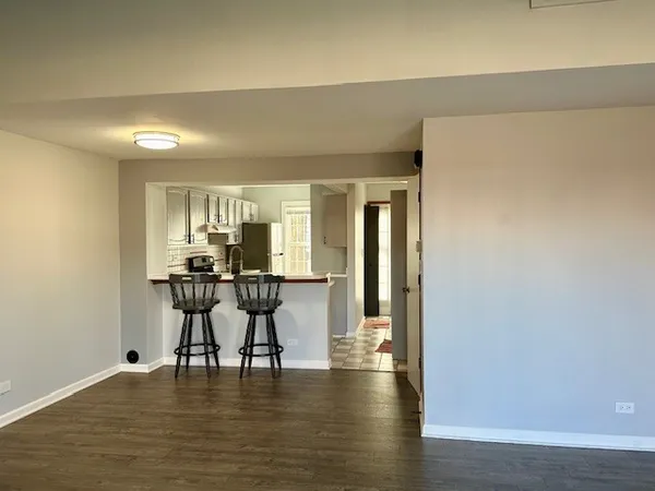 $2,400 | 1511 Crab Tree Drive, Westmont, IL 60559