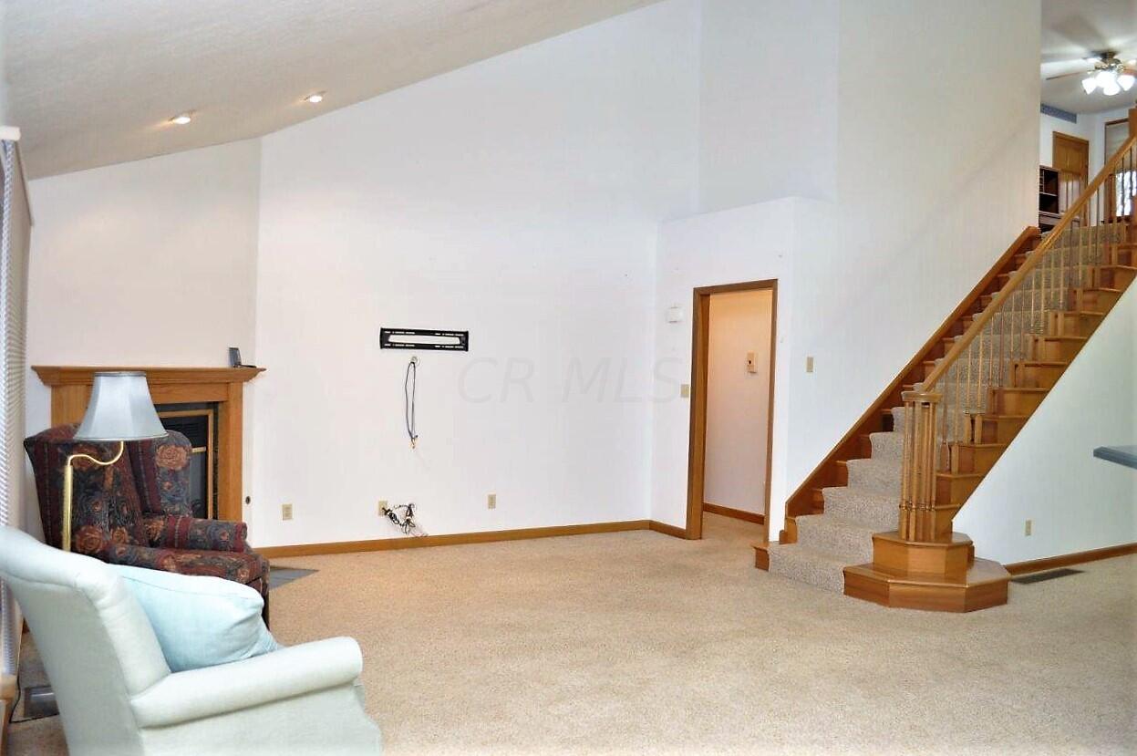 271 Holder Road Baltimore, OH 43105 - Photo 9 of 66 Great Room - 271 Holder Road NW, Baltimore, OH 43105