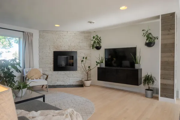 $749,000 | 1814 Brentwood Court, West Fargo, ND 58078
