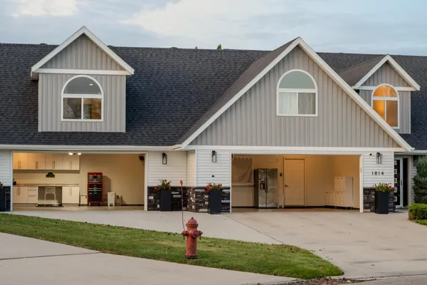 $749,000 | 1814 Brentwood Court, West Fargo, ND 58078