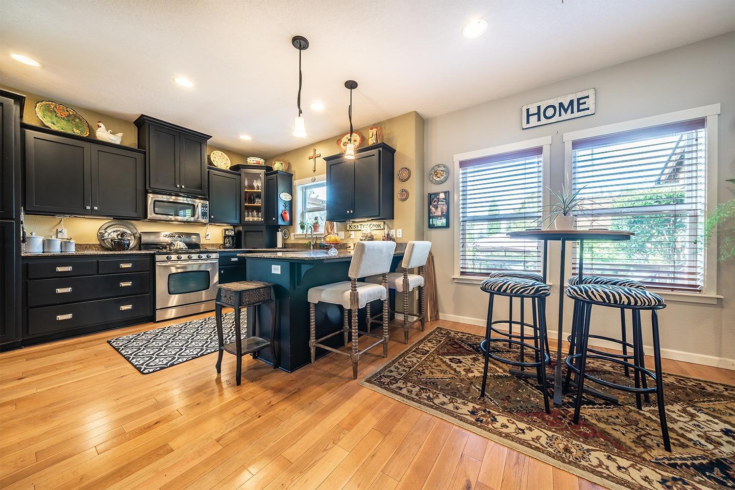 1361 Ridge Way Medford, OR 97504 - Photo 12 of 35 Gallery Image 12