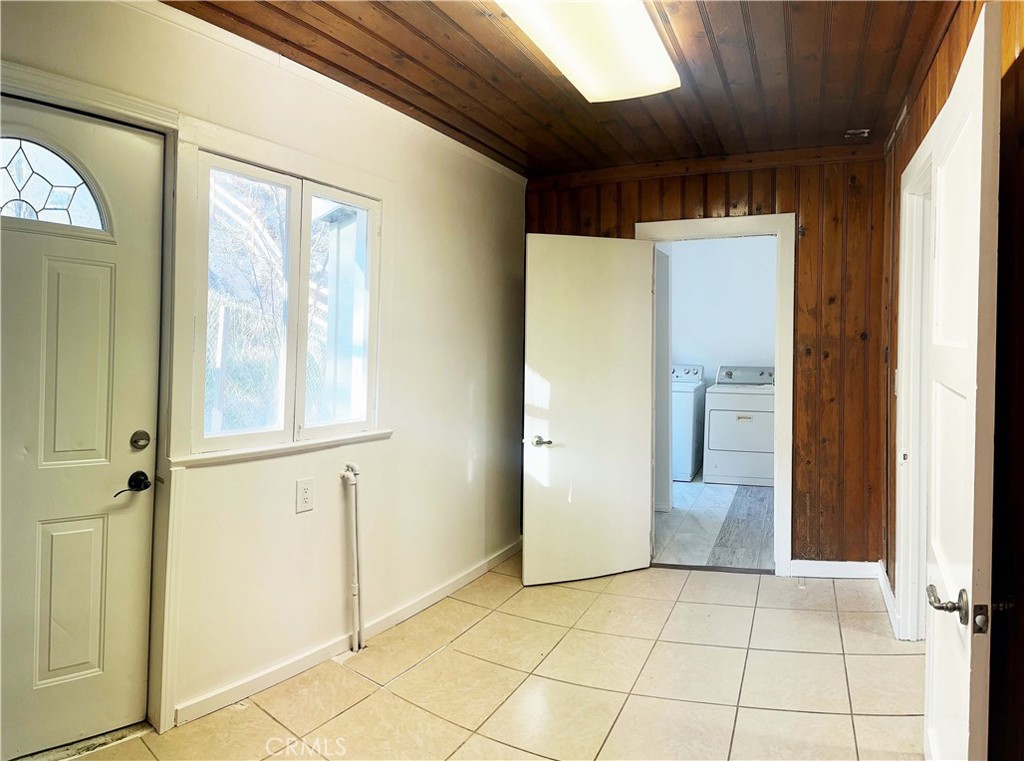 505 North Drive Lebec, CA 93243 - Photo 18 of 34 a view of an empty room with a window