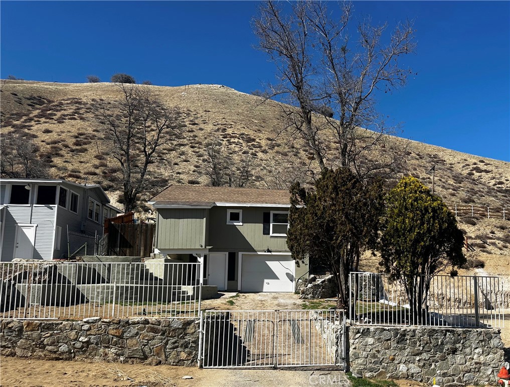 505 North Drive Lebec, CA 93243 - Photo 2 of 34 a view of a house with a snow in the background
