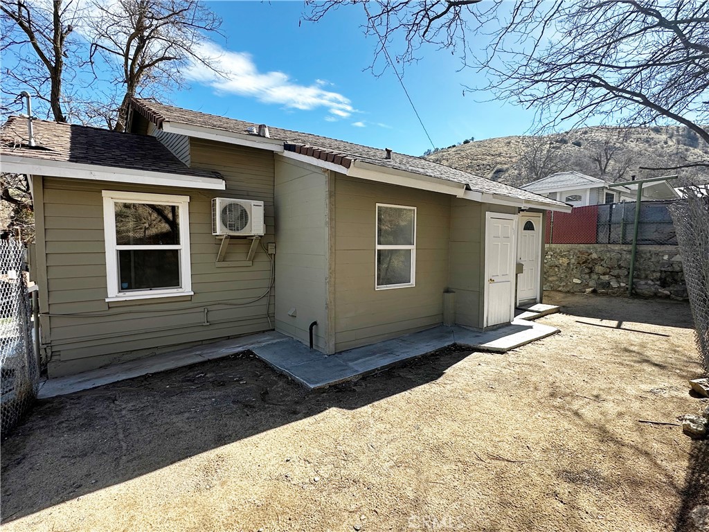 505 North Drive Lebec, CA 93243 - Photo 30 of 34 a backyard of a house