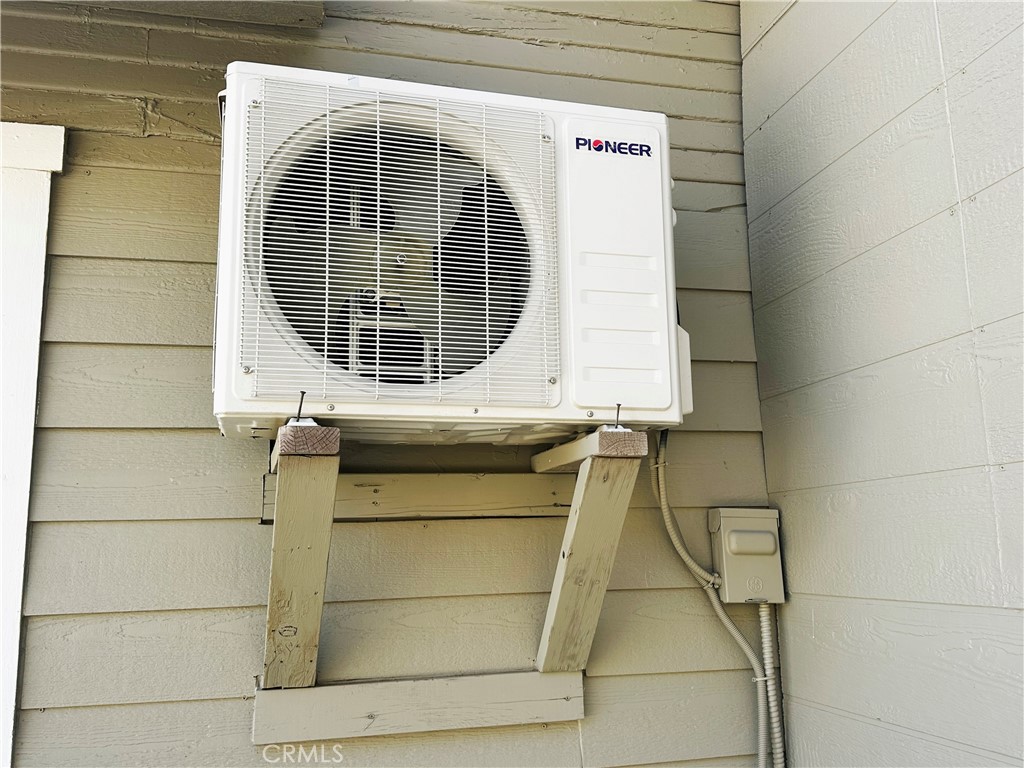 505 North Drive Lebec, CA 93243 - Photo 32 of 34 a view of utility room