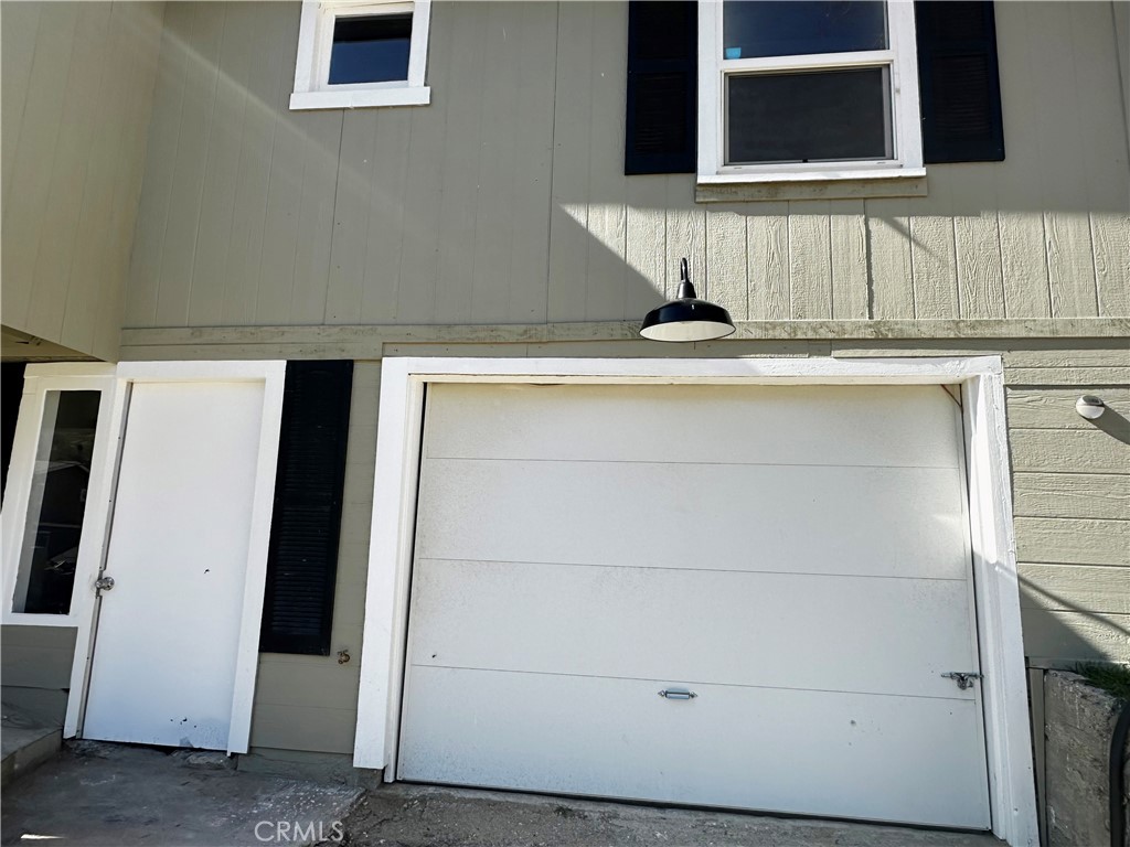 505 North Drive Lebec, CA 93243 - Photo 4 of 34 a bathroom with a sink and a mirror