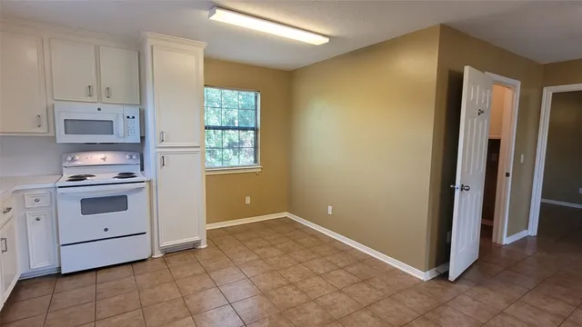 $1,050 | 16687 East Alderson, Montgomery, TX 77316