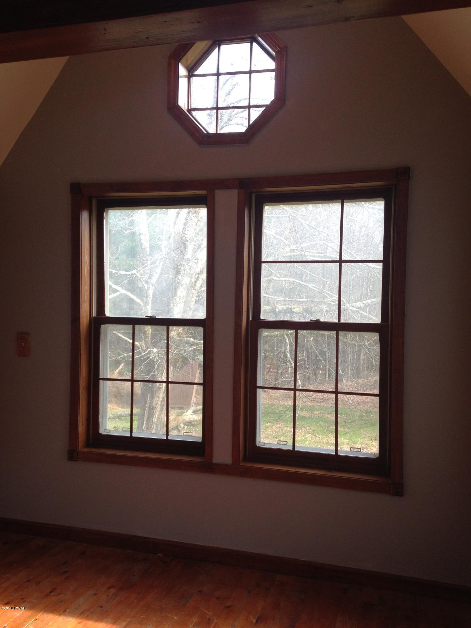 252 Raymondskill Road Milford, PA 18337 - Photo 20 of 31 092