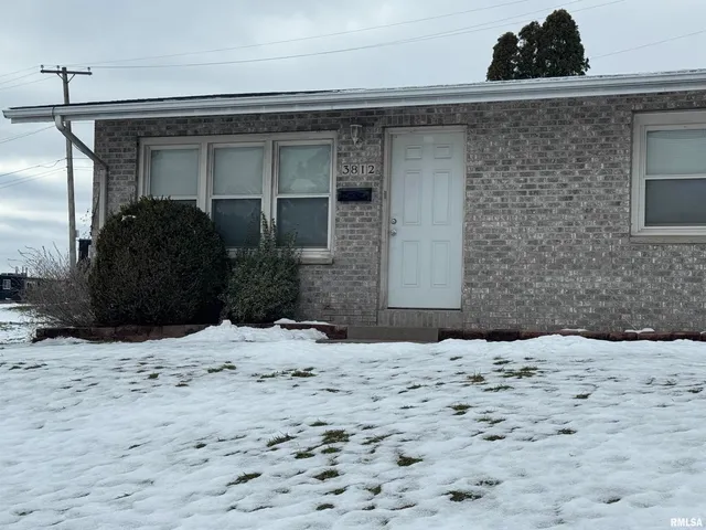 $900 | 3812 Mississippi Avenue, Davenport, IA 52807