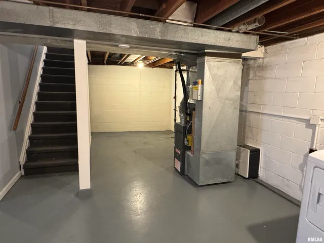 $900 | 3812 Mississippi Avenue, Davenport, IA 52807