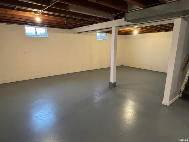 $900 | 3812 Mississippi Avenue, Davenport, IA 52807