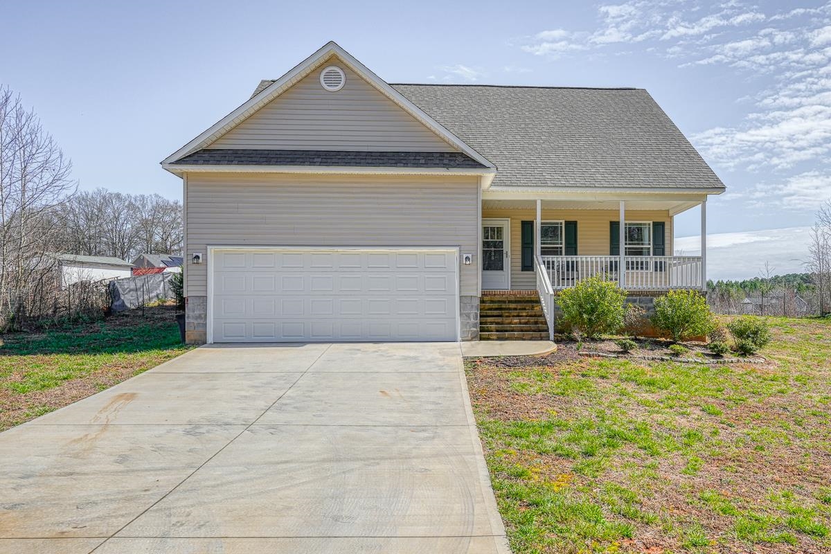 888 Hampton Road Lyman, SC 29365 - Photo 1 of 33