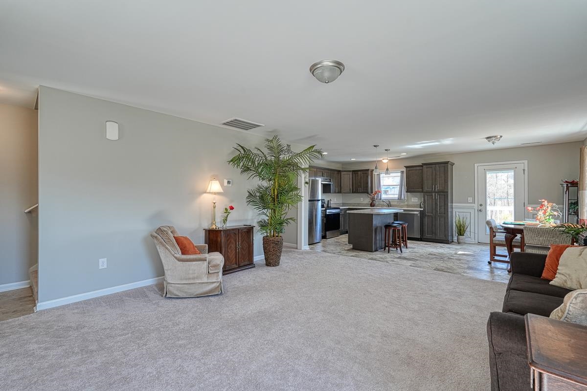888 Hampton Road Lyman, SC 29365 - Photo 5 of 33
