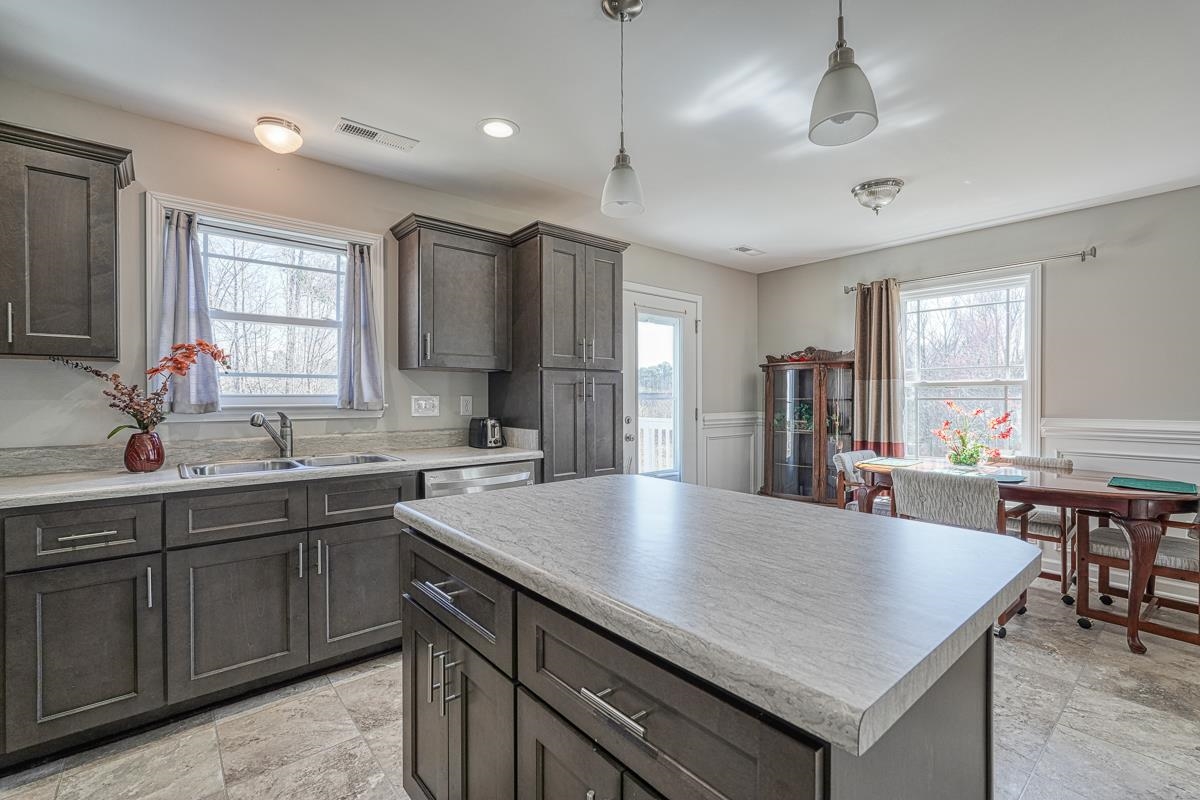 888 Hampton Road Lyman, SC 29365 - Photo 10 of 33
