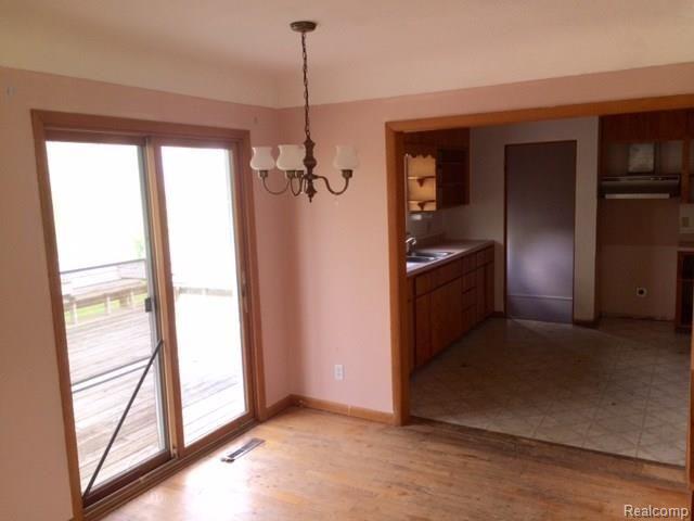 4878 Cottrell Road Vassar, MI 48768 - Photo 7 of 27 dining.jpg