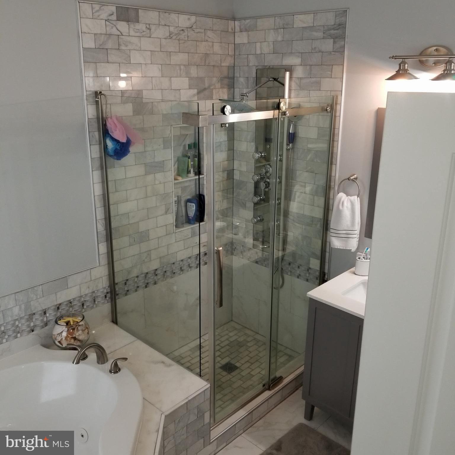 2416 Fire House Road Hyattsville, MD 20785 - Photo 17 of 30 Bath (Master)