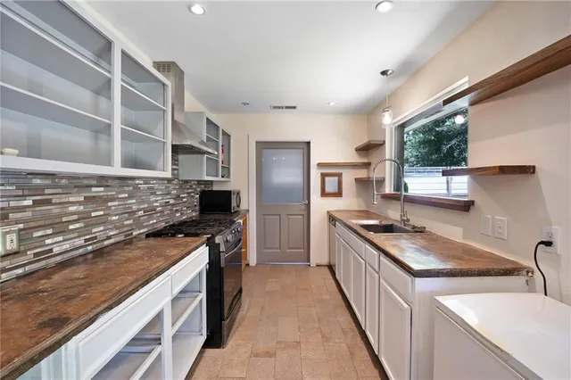 $328,000 | 2549 Villere Street, Mandeville, LA 70448