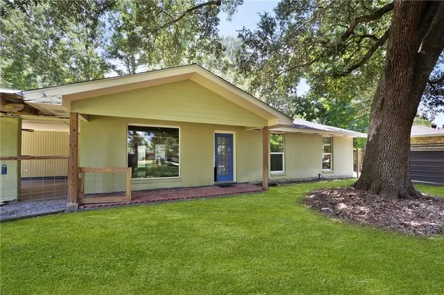 $328,000 | 2549 Villere Street, Mandeville, LA 70448