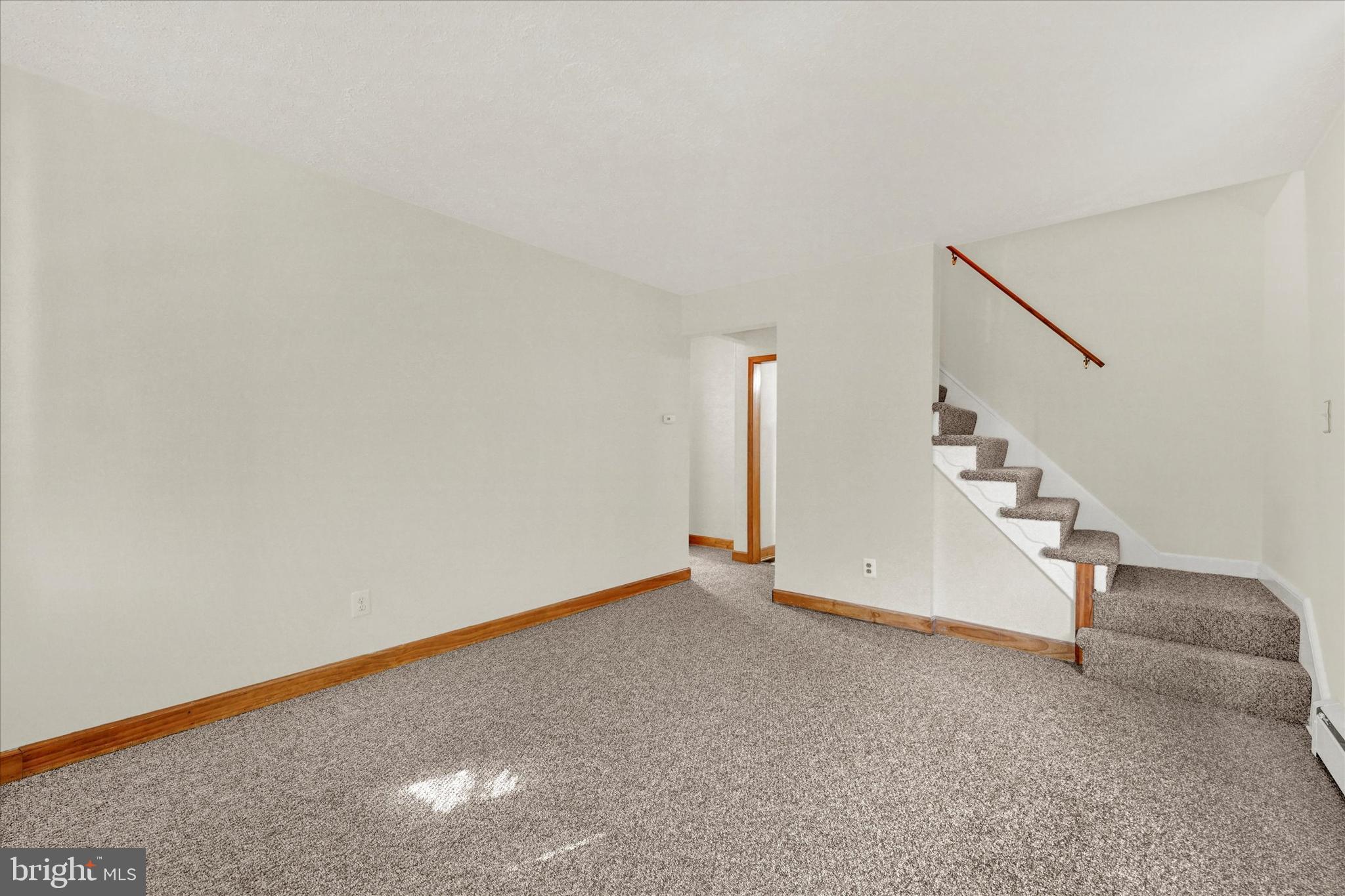 3312 Grace Road Sparrows Point, MD 21219 - Photo 5 of 19 Living Room