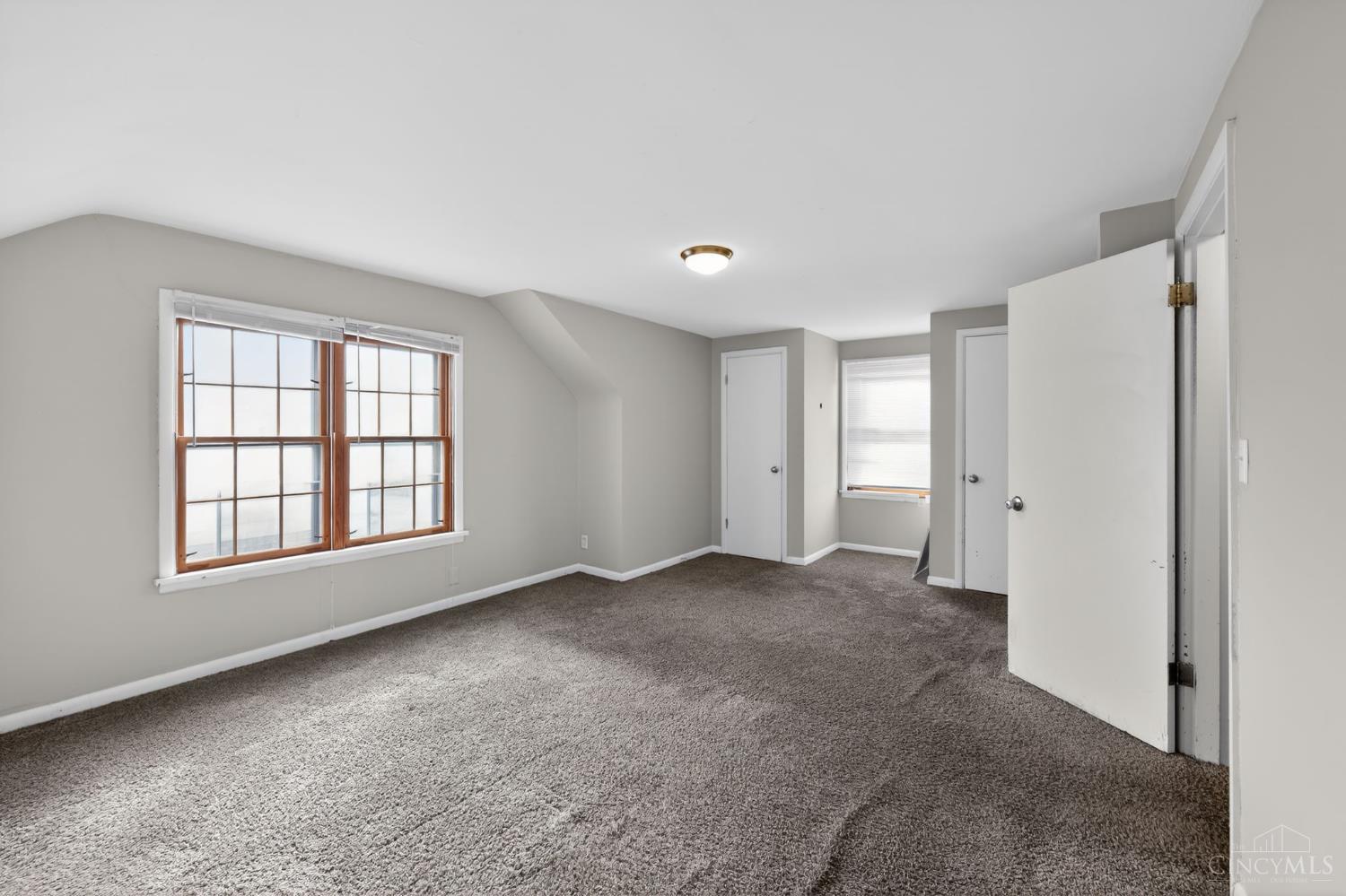 313 Pershing Avenue Cincinnati, OH 45215 - Photo 17 of 36