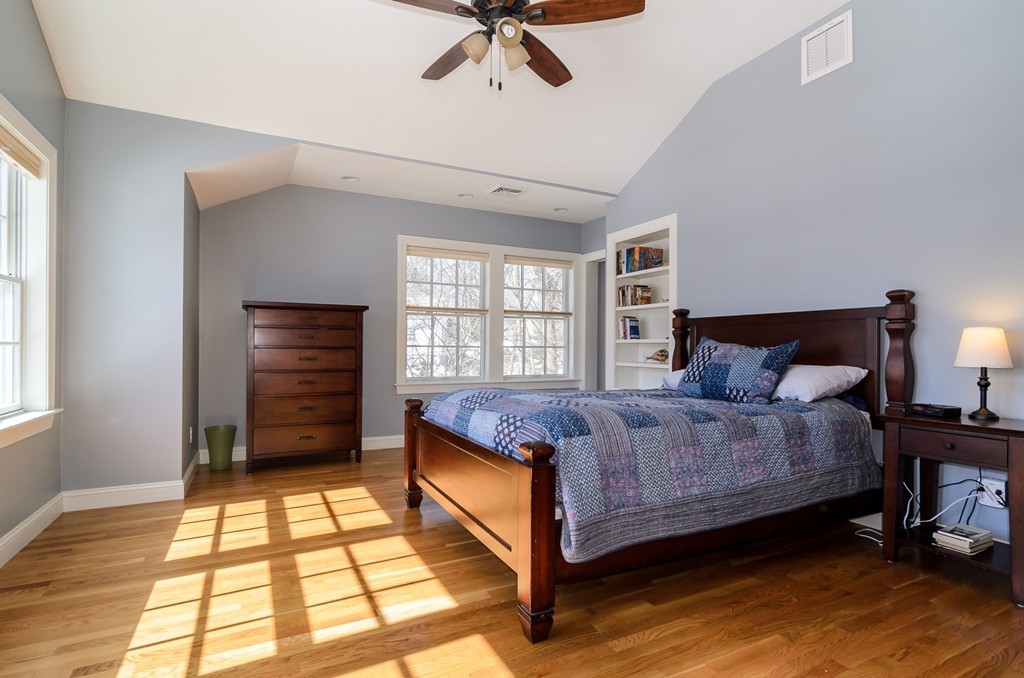 27 Roberts Road Wellesley, MA 02481 - Photo 9 of 16
