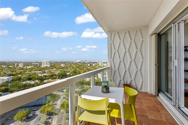 $725,000 | 2451 Brickell Avenue, Unit PHL, Miami, FL 33129