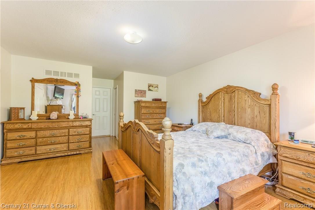 3369 Riverside Drive Canton, MI 48188 - Photo 11 of 33 011-Master_Bedroom-5787172-large.jpg