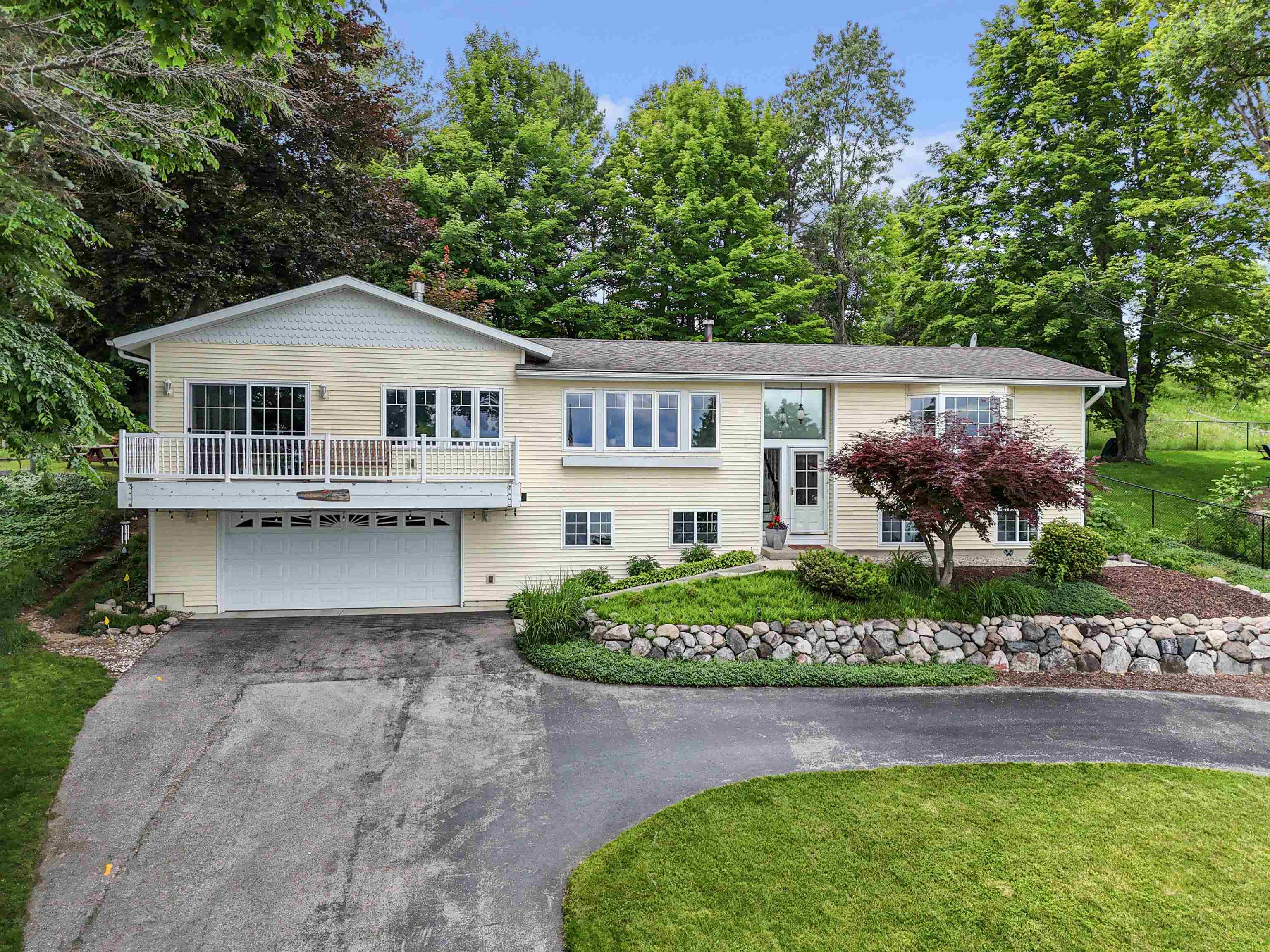 8729 Center Road Traverse City, MI 49686 - Photo 6 of 96 Gallery Image 6