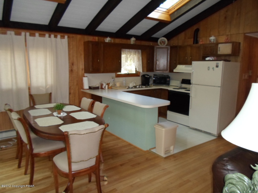 1015 Pocono Road Albrightsville, PA 18210 - Photo 3 of 16 KITCHEN AND DINING AREA