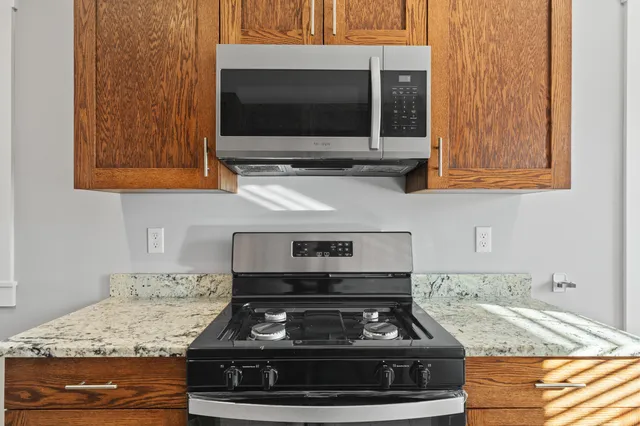 $1,800 | 106 North Main Street, Unit 3, Walworth, WI 53184