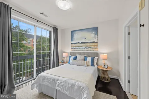 $599,900 | 400 Cameron Station Boulevard, Unit 202, Alexandria, VA 22304