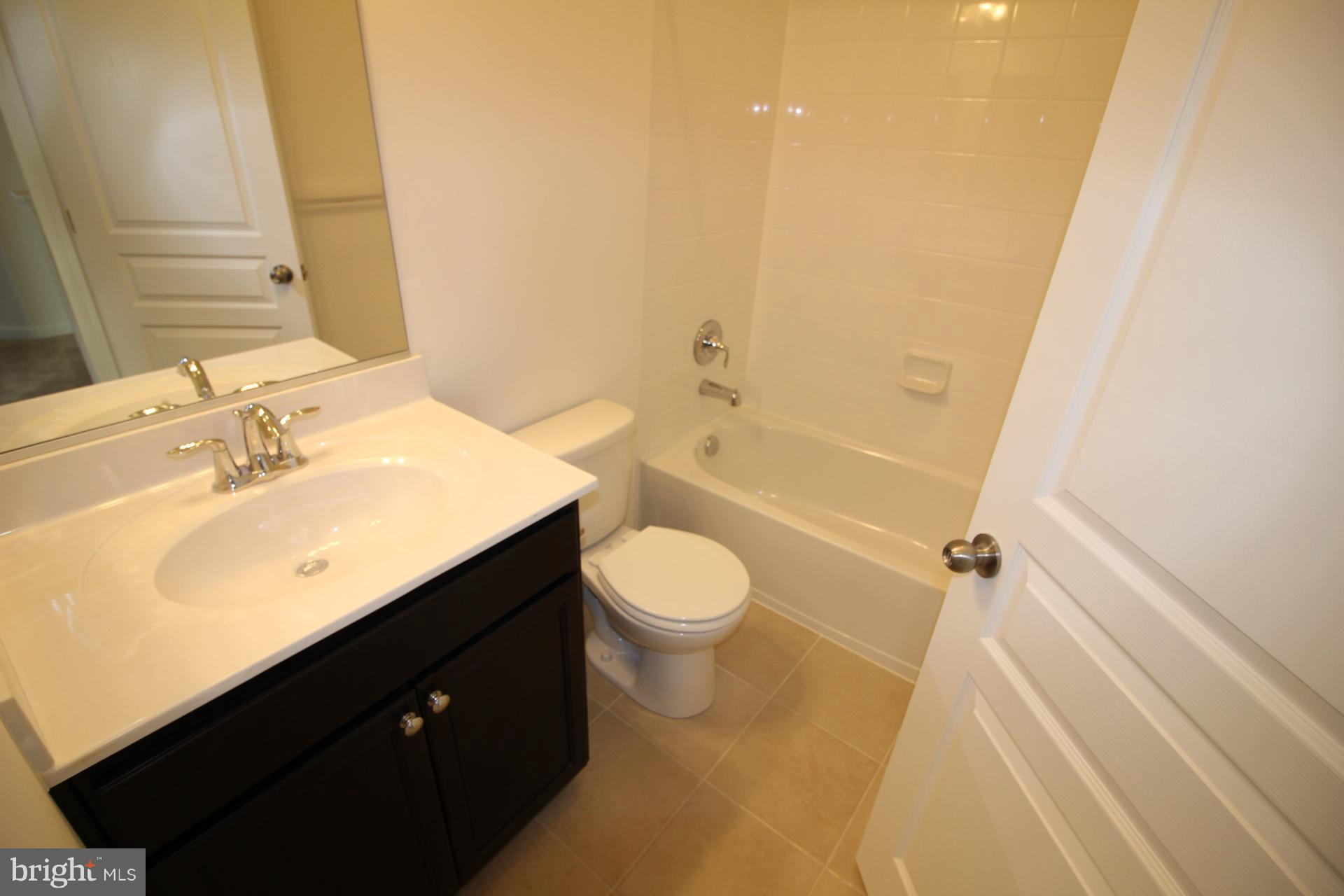 9948 Ravenhurst Road Middle River, MD 21220 - Photo 9 of 16 Bath