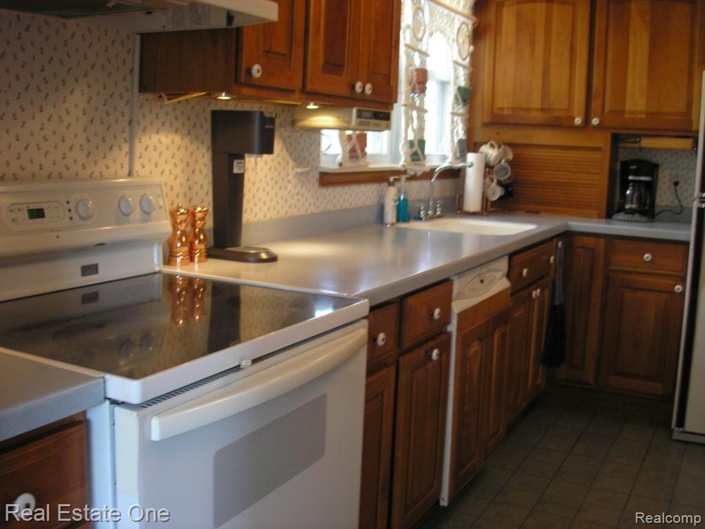 42420 Proctor Road Canton, MI 48188 - Photo 20 of 43 P1011106.jpg