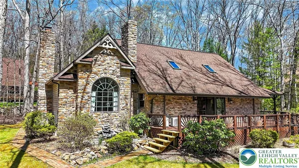 $569,900 | 29 Great Oaks Drive, Nesquehoning, PA 18240