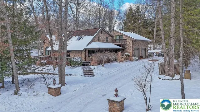 $615,000 | 29 Great Oaks Drive, Nesquehoning, PA 18240