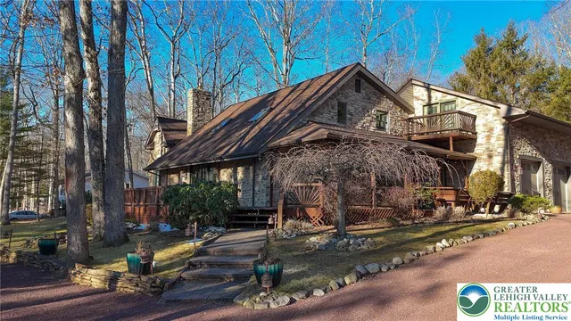 $615,000 | 29 Great Oaks Drive, Nesquehoning, PA 18240