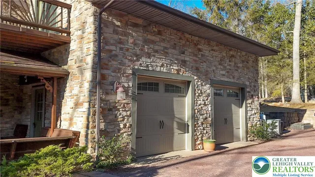 $615,000 | 29 Great Oaks Drive, Nesquehoning, PA 18240