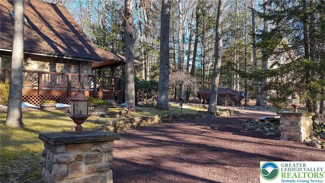 $615,000 | 29 Great Oaks Drive, Nesquehoning, PA 18240