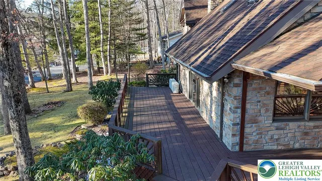 $615,000 | 29 Great Oaks Drive, Nesquehoning, PA 18240