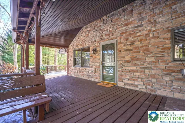 $615,000 | 29 Great Oaks Drive, Nesquehoning, PA 18240