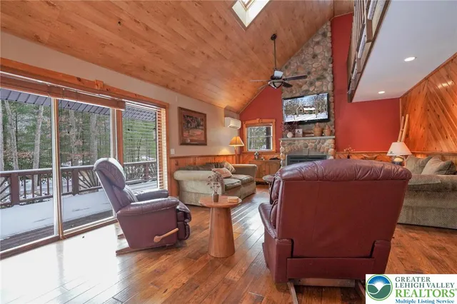 $615,000 | 29 Great Oaks Drive, Nesquehoning, PA 18240