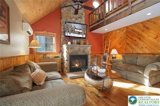 $615,000 | 29 Great Oaks Drive, Nesquehoning, PA 18240