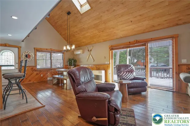 $615,000 | 29 Great Oaks Drive, Nesquehoning, PA 18240